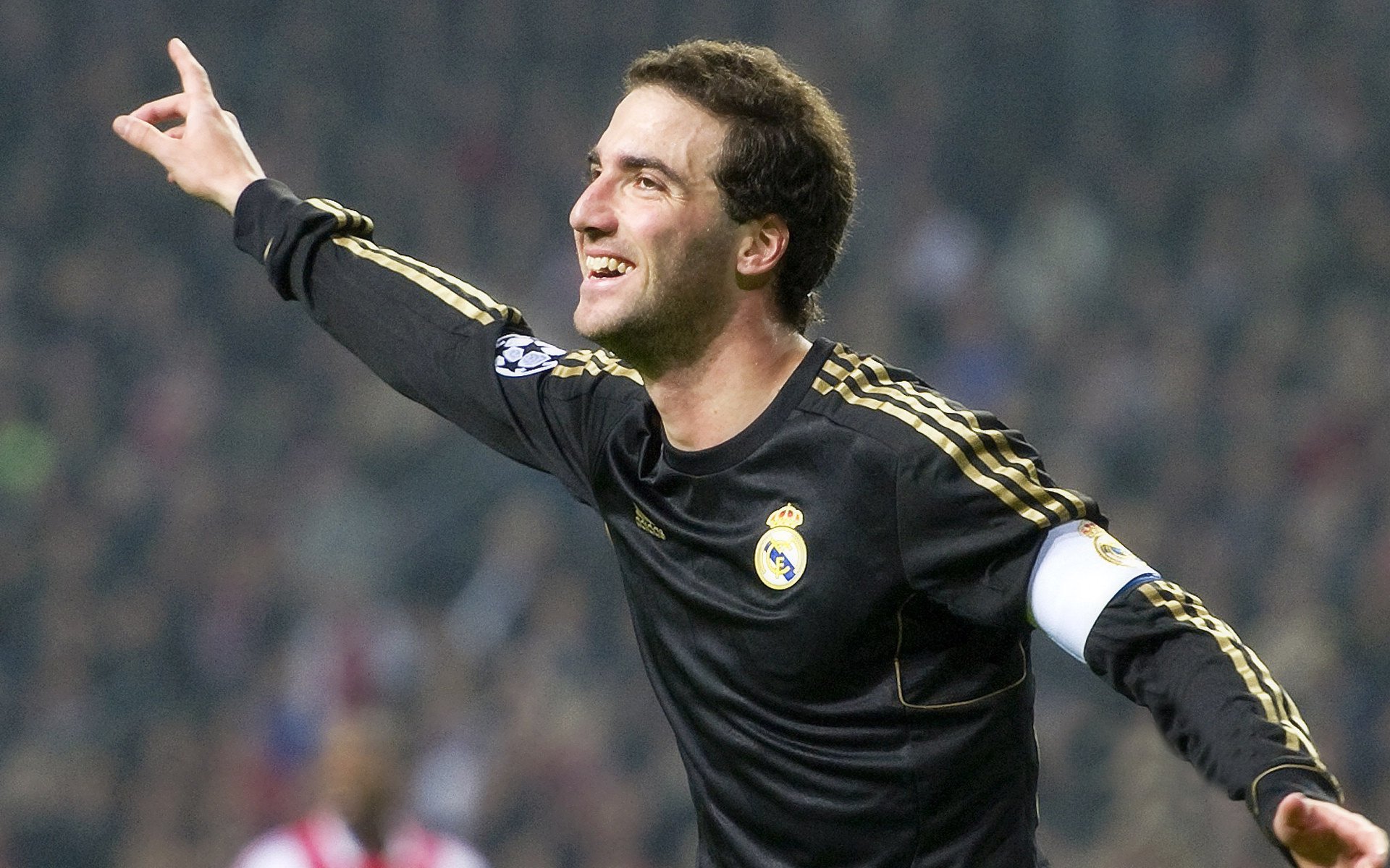 阿丽丝·达马托在体操平衡木项目中夺金